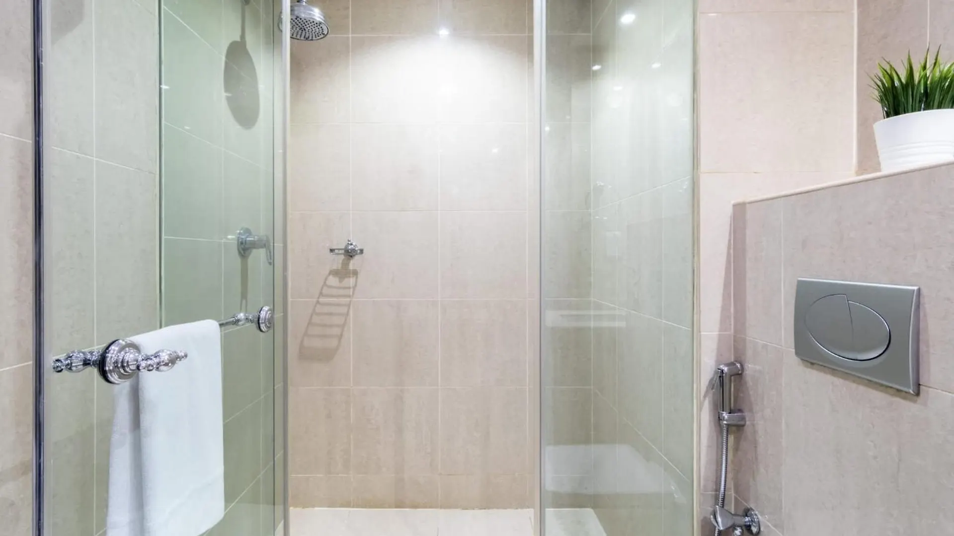 Апартаменты Silkhaus Stunning 1Bdr With Access To Souq Al Bahar In Downtown Дубай 0*,  ОАЭ