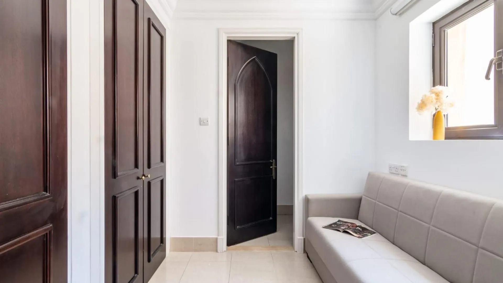 Апартаменты Silkhaus Stunning 1Bdr With Access To Souq Al Bahar In Downtown Дубай