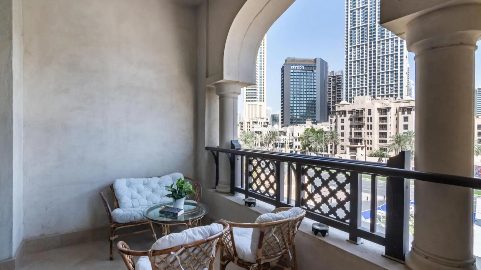 Апартаменты Silkhaus Stunning 1Bdr With Access To Souq Al Bahar In Downtown Дубай